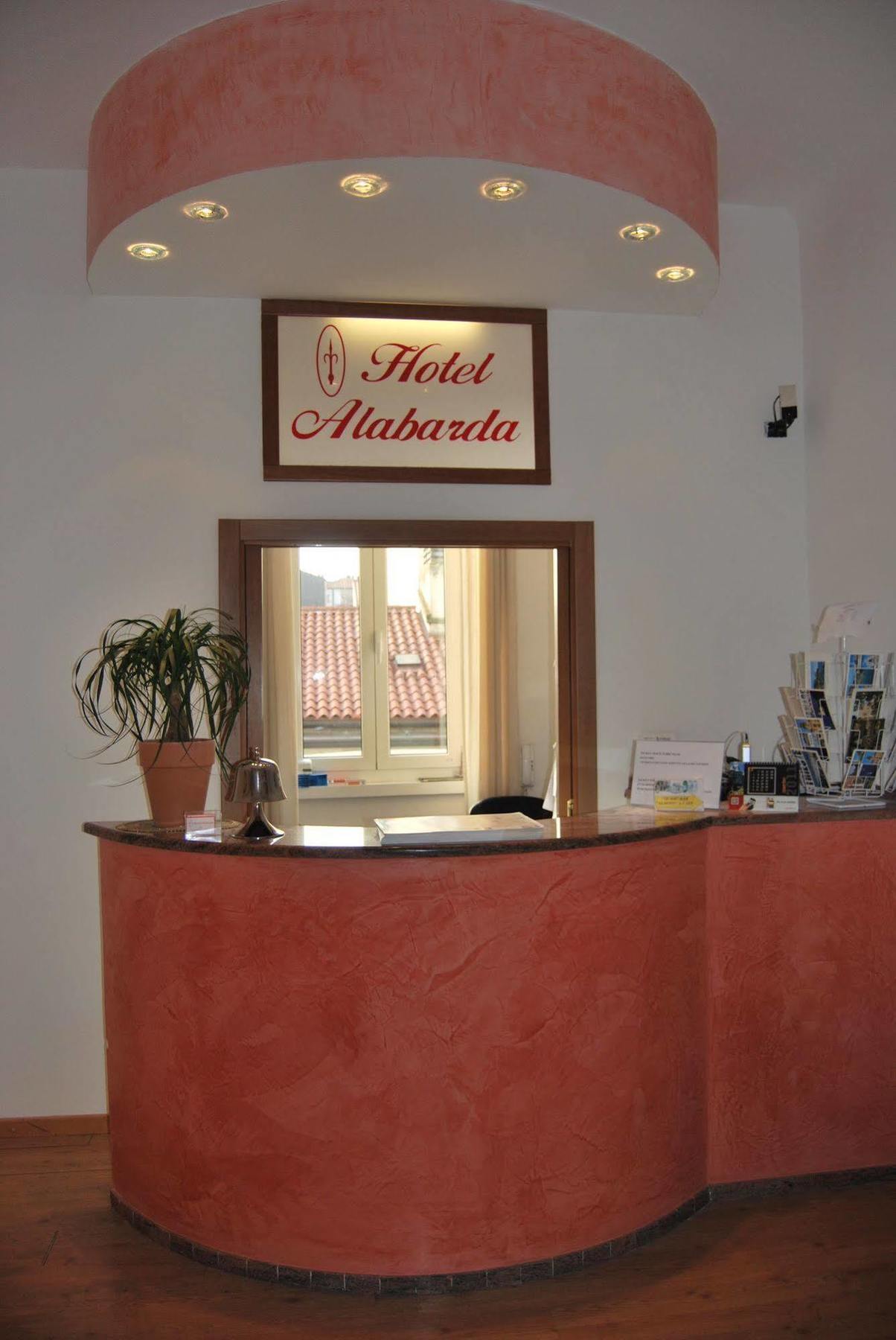Hotel Alabarda Trieste Exteriör bild