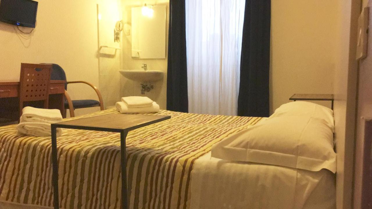 Hotel Alabarda Trieste Exteriör bild
